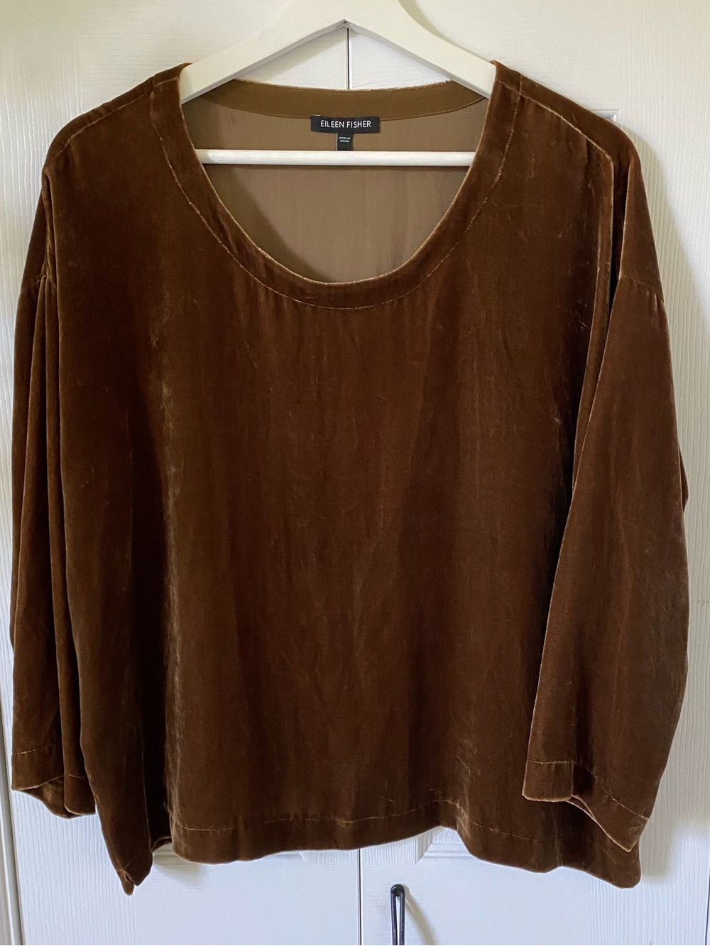 Eileen Fisher Velvet Ballet Neck Box top bracelet sleeves Silk blend Size XS OS